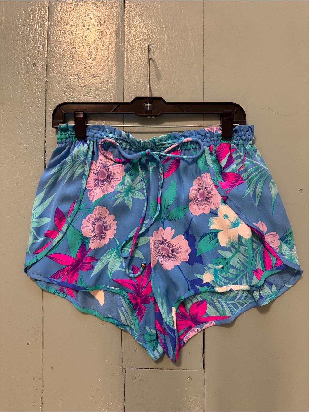 Alice and Trixie Blue Tropical Floral Drawstring Shorts size large NWOT